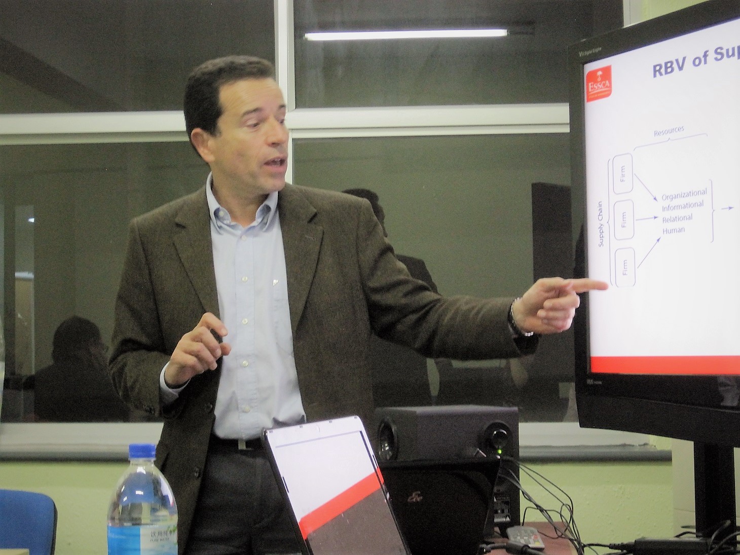 Shanghai conference on supply chain management, 2017 Xavier Brusset
