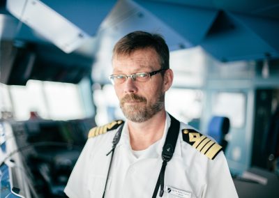 Intrinsic impediments to category captainship collaboration